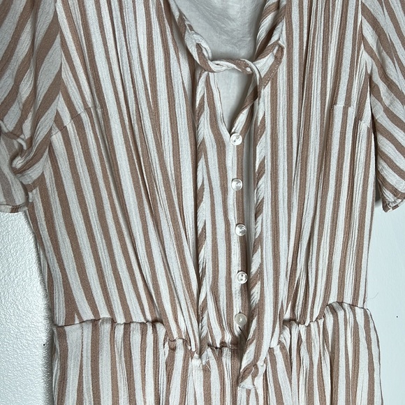 Button-Through Flutter Sleeve Top - Tan Stripe - Abercrombie - Picture 5 of 5